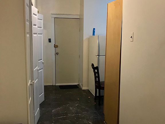 3rd image of 3042 Brighton 14th St