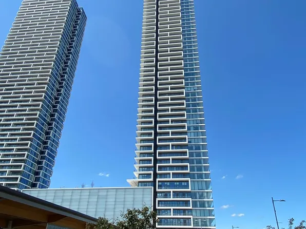 950 Portage Pkwy #4607, Vaughan, ON L4K 4Z4