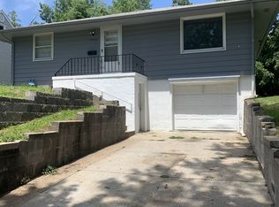 3030 Ernst St, Omaha, NE 68112