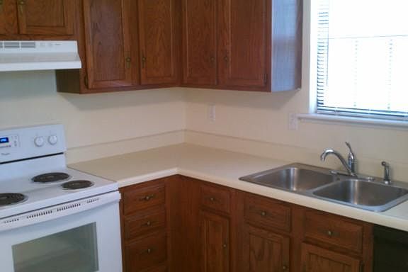 2nd image of 136 NE Timbercreek Cir