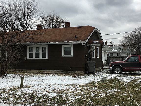 3rd image of 3960 Hoyt Ave