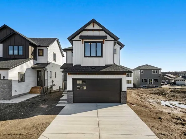 121 W Quartz Cres, Cochrane, AB T4C 3C2