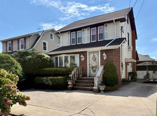 26 E Oxford Street, Valley Stream, NY 11580
