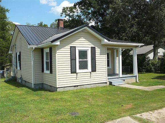 2nd image of 610 Heyward Ave