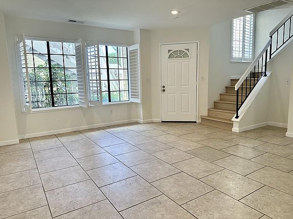 3rd image of 1108 Devonwood