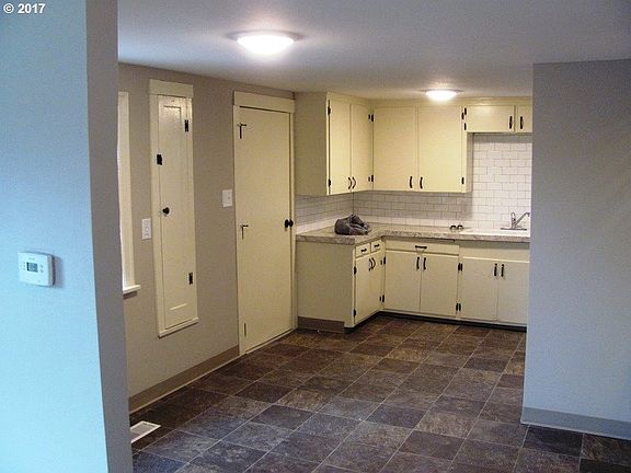 5th image of 3515 Harney St