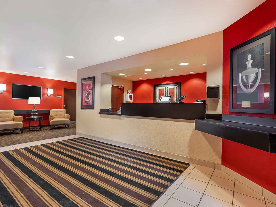 Lobby and Guest Check-in