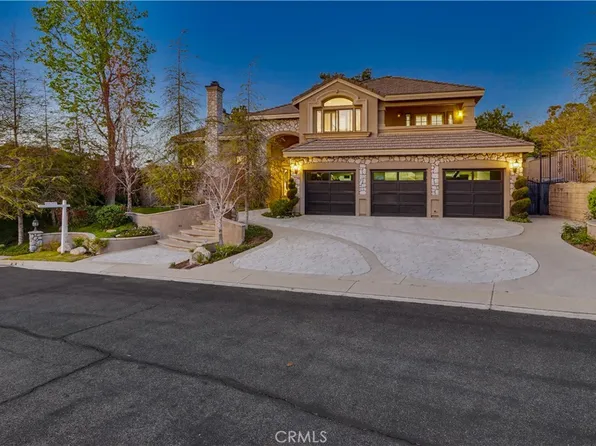 260 S Willowcreek Ln, Anaheim, CA 92808