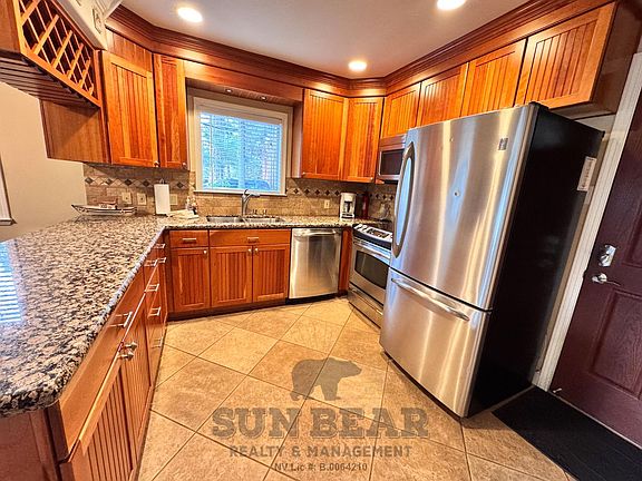 3rd image of 801 Northwood Blvd Unit 8