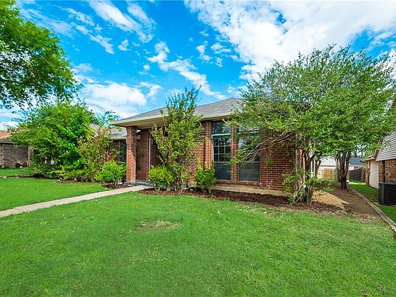 2nd image of 2029 Meadowbrook Dr