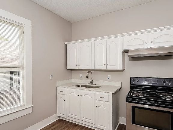 4th image of 8029 Rugby Ave