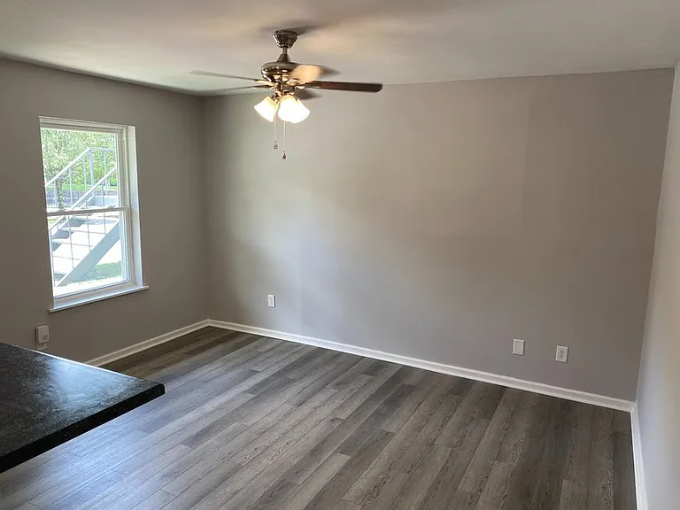 1006 W Main St #2 — Photo 4