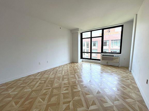 4th image of 316 E 3rd St APT 6C