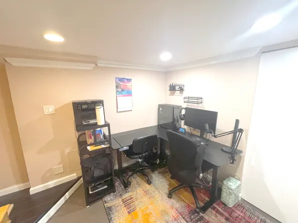 2963 Voorhies Avenue image 41 of 53