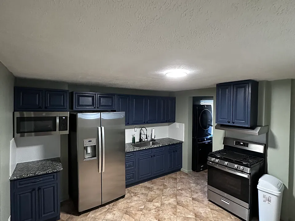 394 University Ave #2