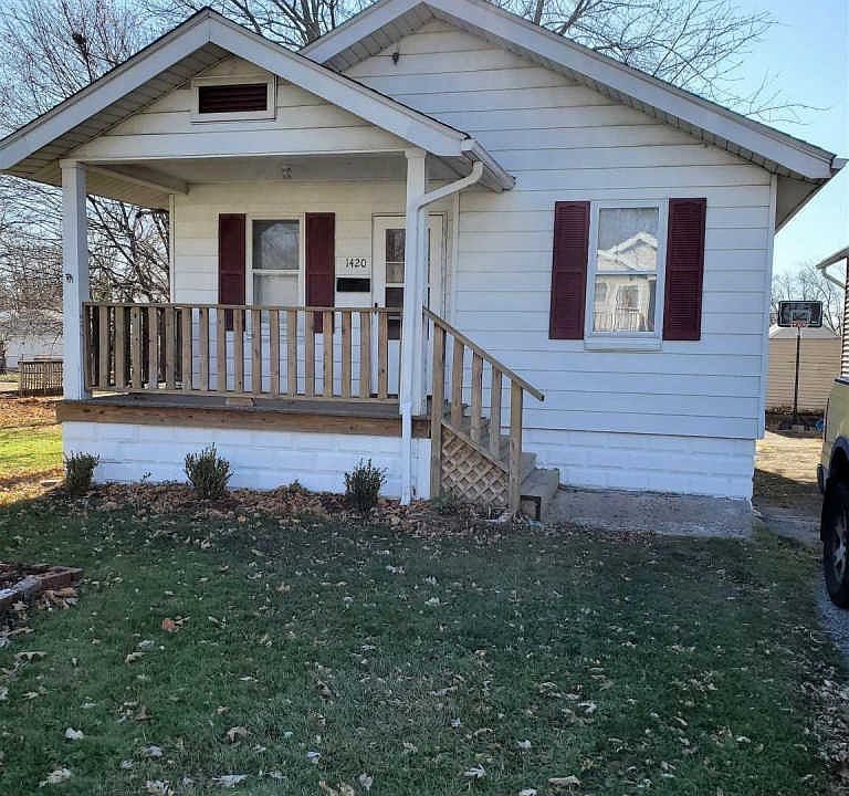 1st image of 1420 E Duryea Ave