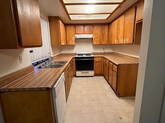 3rd image of 1225 W Diamond St APT 201