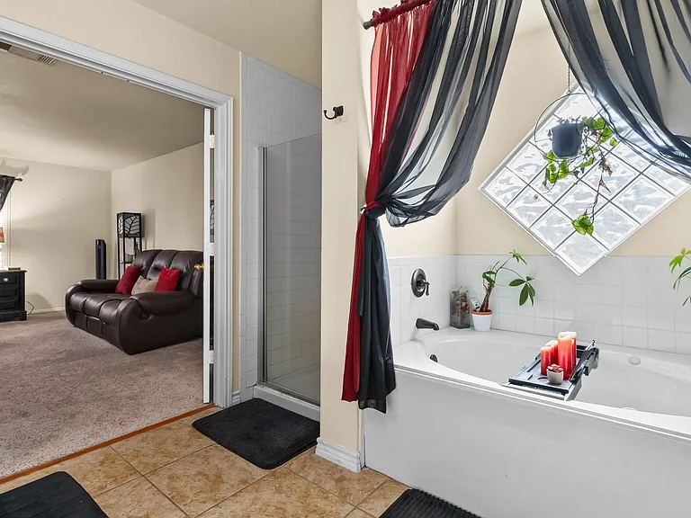 5815 Durango Dr — Photo 12