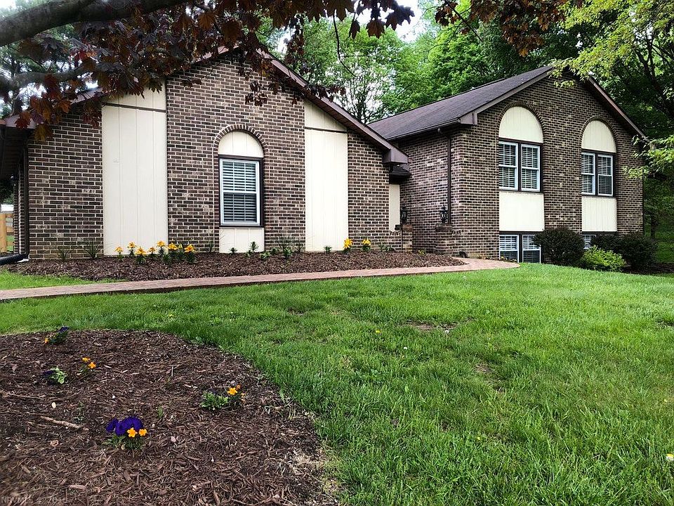 1st image of 404 Patrick Henry Dr #404