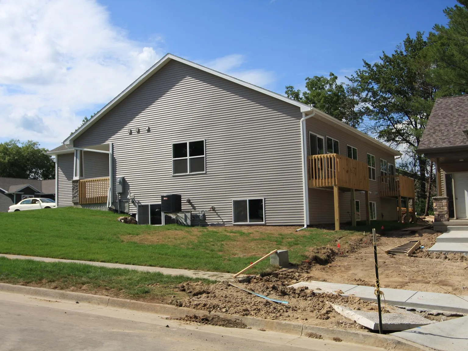 4 bed, 3.5 bath, 1750 sqft, $2,500 — Photo 3