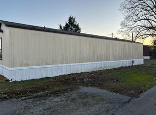 77 Riviera Courts Dr, Murray, KY 42071