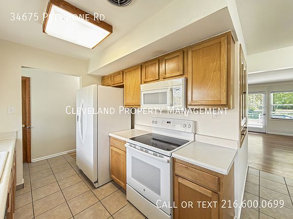 3rd image of 34675 Pettibone Rd