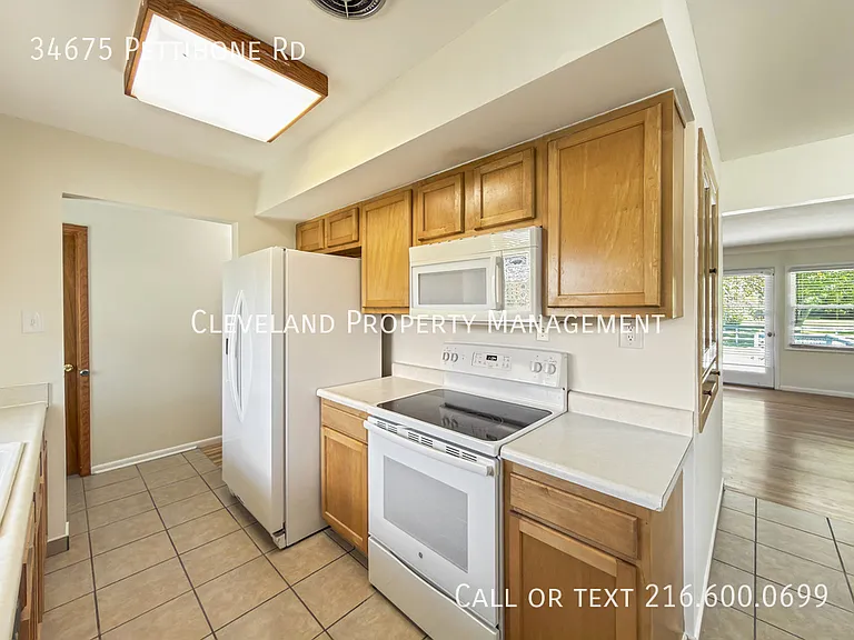 34675 Pettibone Rd — Photo 3
