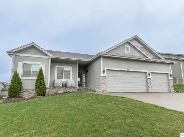 7118 N 163rd St, Bennington, NE 68007