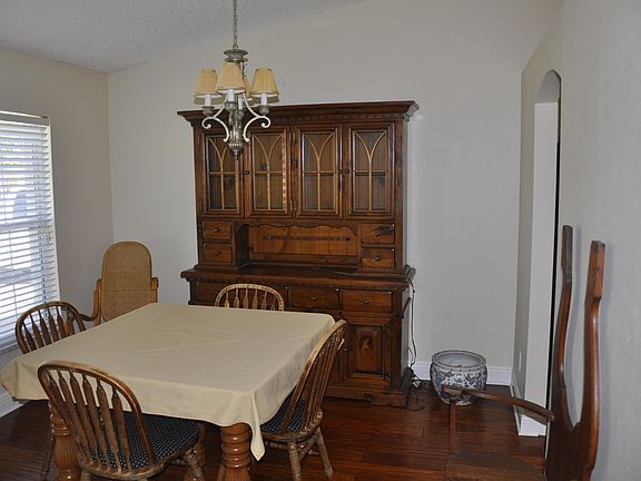 2nd image of 1483 Laramie Cir