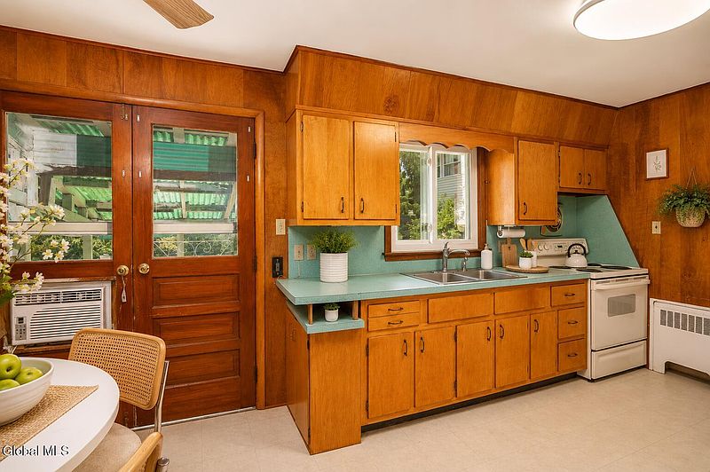5th image of 9 Garden Avenue