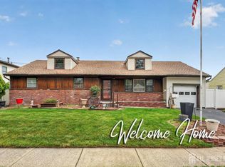 14 Chase Ave, Avenel, NJ 07001