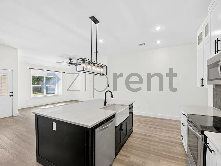 4941 Townsend Dr — Photo 7