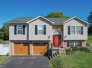 83 Christina Ln, Martinsburg, WV 25403