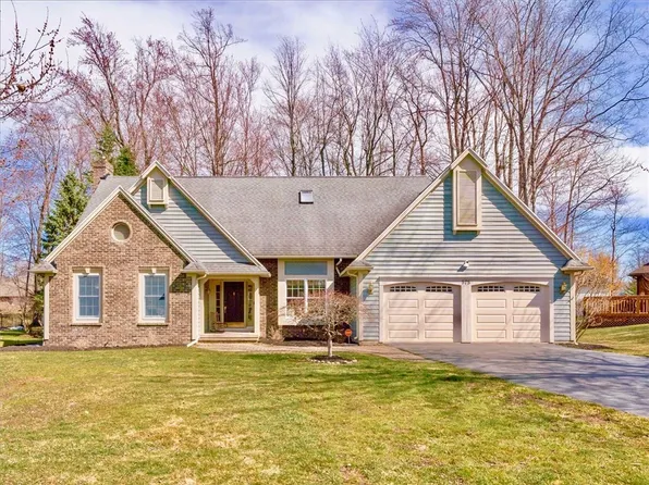 575 Melwood Dr, Rochester, NY 14626