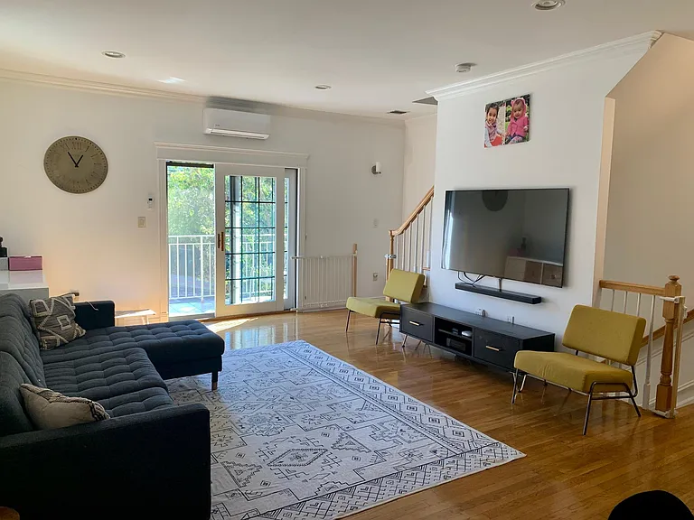 9 Hackensack Plank Rd — Photo 4