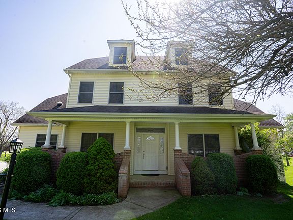2nd image of 315 W Woodcox St