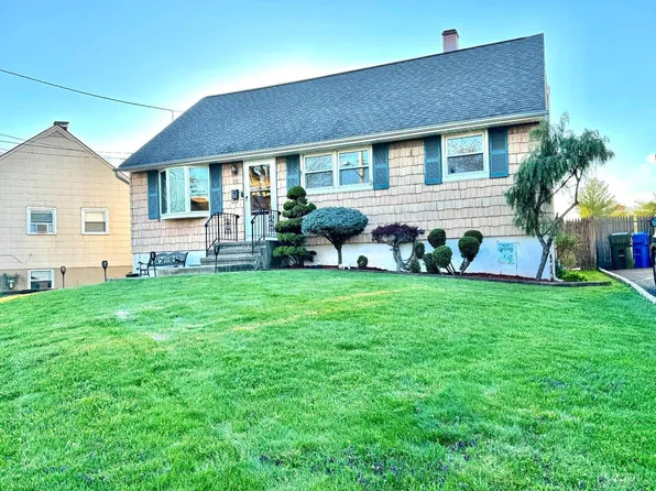 33 Universal Ave, Iselin, NJ 08830