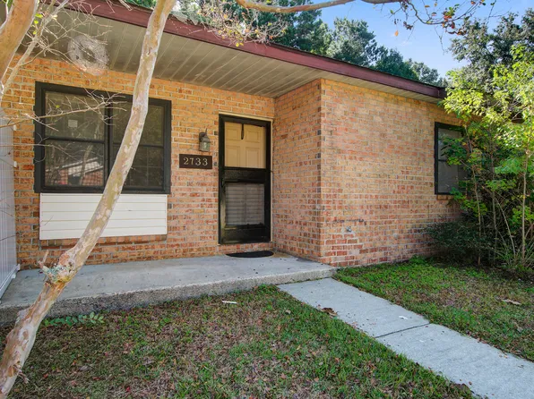 2733 Oak Leaf Dr, North Charleston, SC 29420