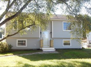 14 Fields View Rd, Bradford, RI 02808