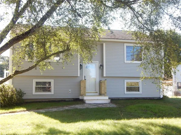 14 Fields View Rd, Bradford, RI 02808