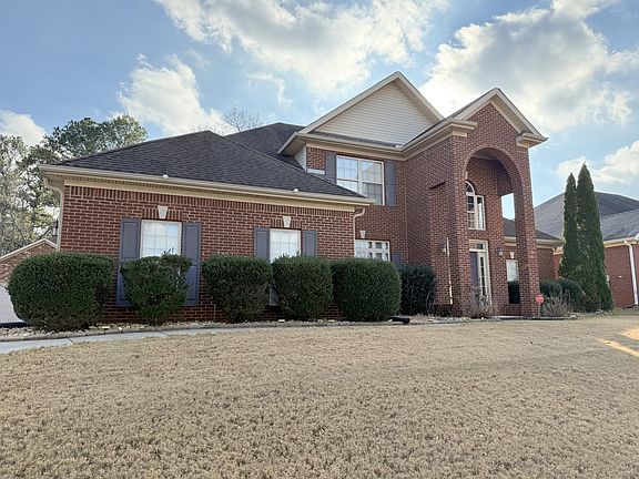 3rd image of 118 Crystal Lake Dr