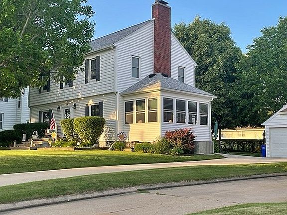 2nd image of 712 S Marion Ave