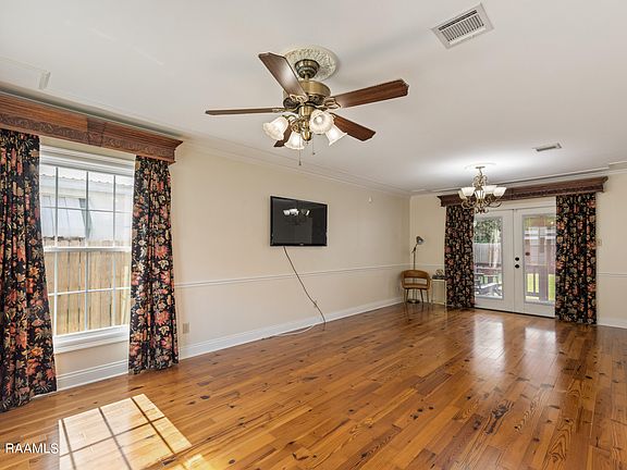5th image of 113 S Bonin St