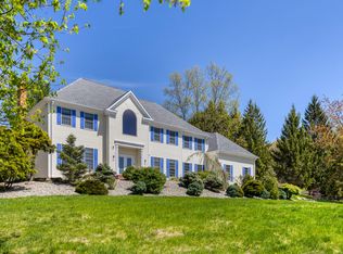 21 Centennial Dr, Danbury, CT 06811