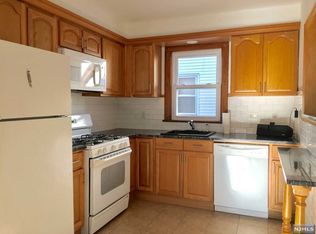 31 Brook Ave, Wallington, NJ 07057