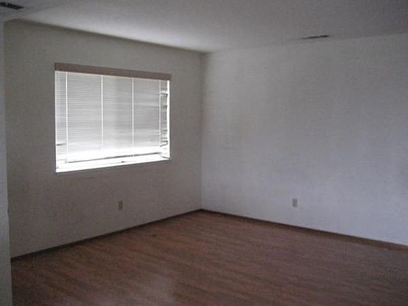 4th image of 1820 Askren Ct