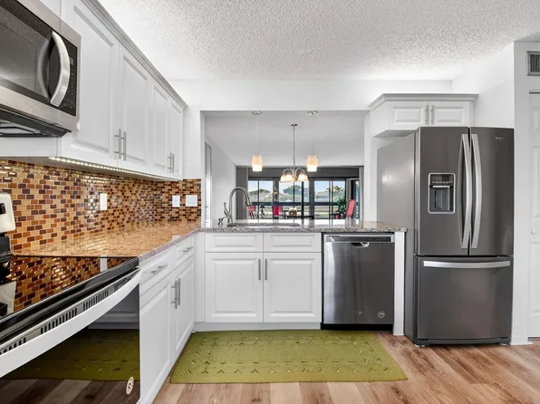 5785 Fairway Park Court #204, Boynton Beach, FL 33437