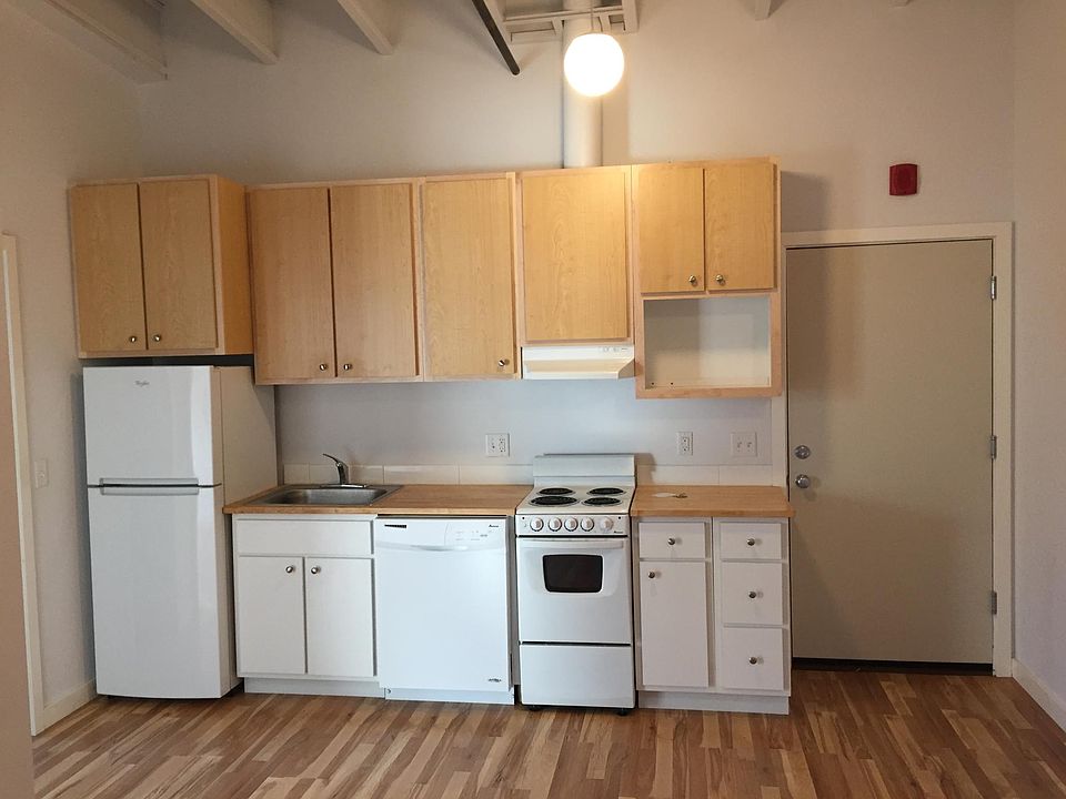 2nd image of 491 W 8th Ave APT 7