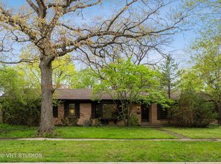 128 Lincolnwood Rd, Highland Park, IL 60035