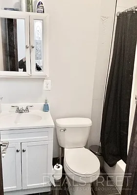 Rented by Real Street Inc | media 16